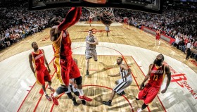 世俱杯直播-CBA传奇球员刘炜的篮球生涯与影响力